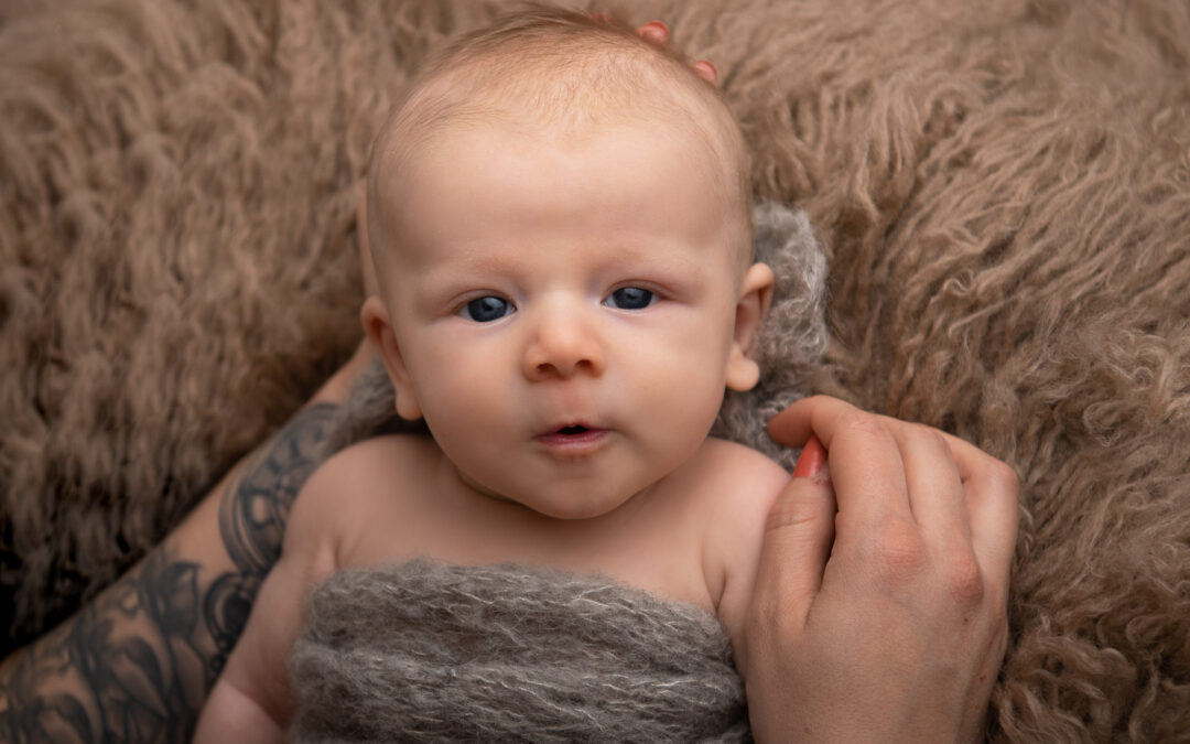 Nyföddfotografering Tristan 2 månader