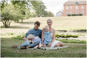 Familjefotografering Kristianstad Maltesholm slott systrar