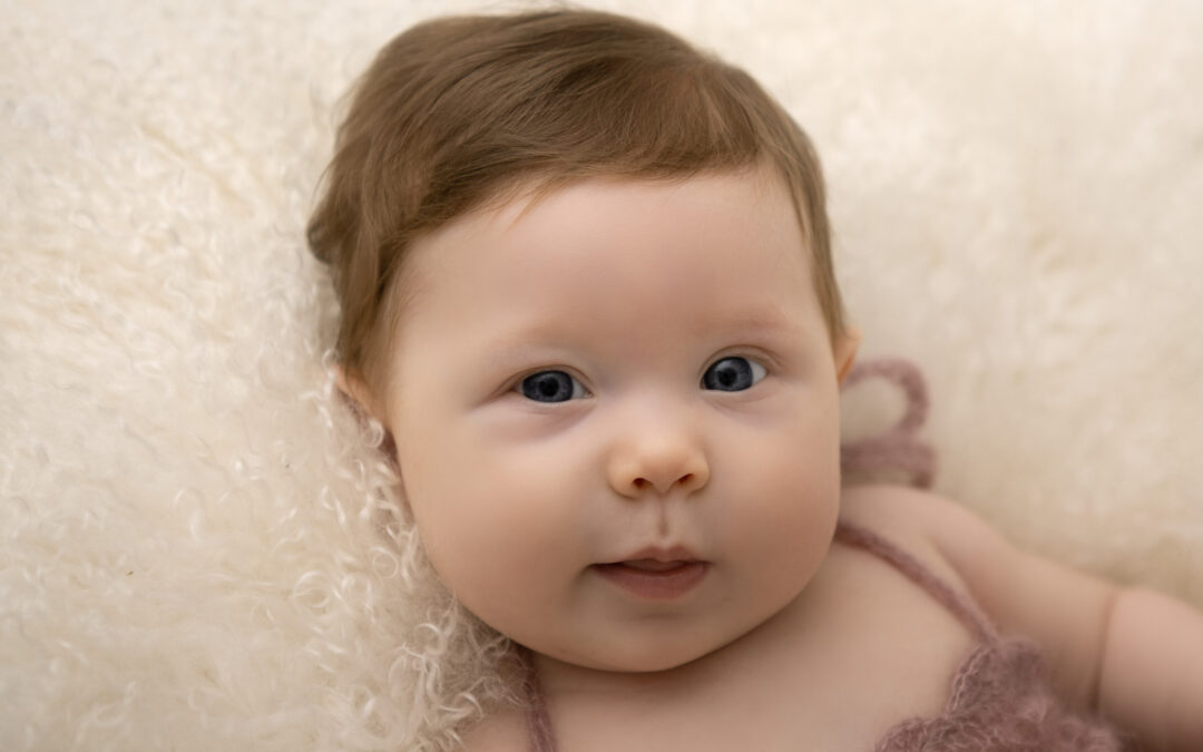 Bebisfotografering Kristianstad härliga Tuva 4 månader gammal