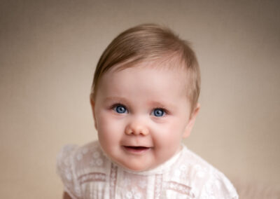 Babyfotografering Wilda 8 månader i studio i Kristianstad nära Lund