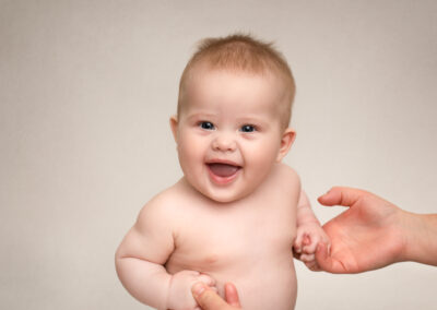 Babyfotografering i Kristianstad Skåne när Hässleholm flicka 8 månader står