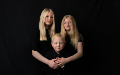 Fineart Barnfotografering Kristianstad två systrar och lillebror