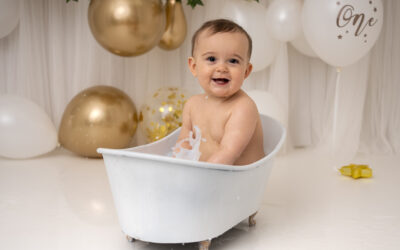 Cakesmash Barnfotografering i Kristianstad Freya 1 år gammal