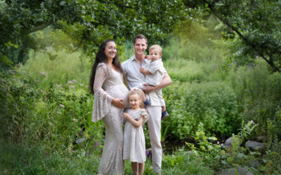 Gravidfotografering Kristianstad Skåne med storasyskon