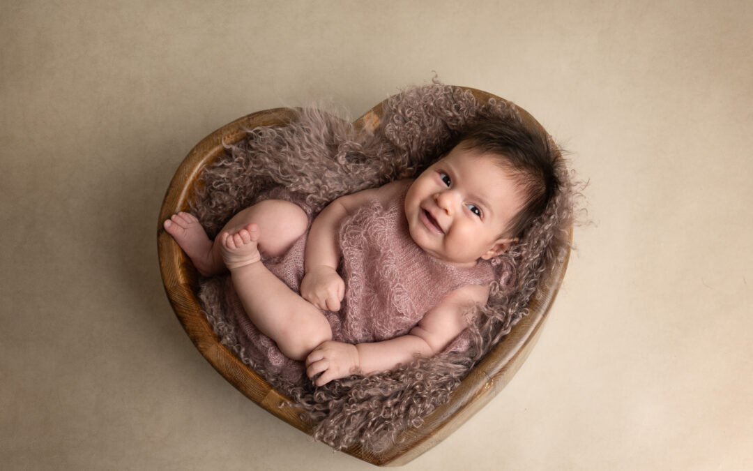 Nyföddfotografering Kristianstad Maia 2 månader gammal
